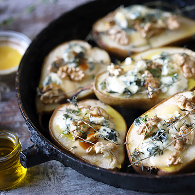 Walnüsse angebraten in der Pfanne